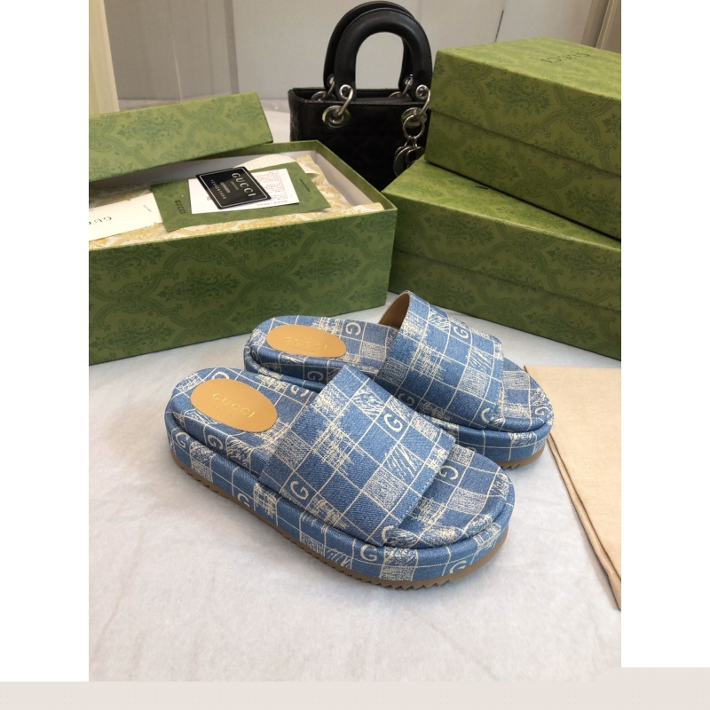 G*u*i slippers